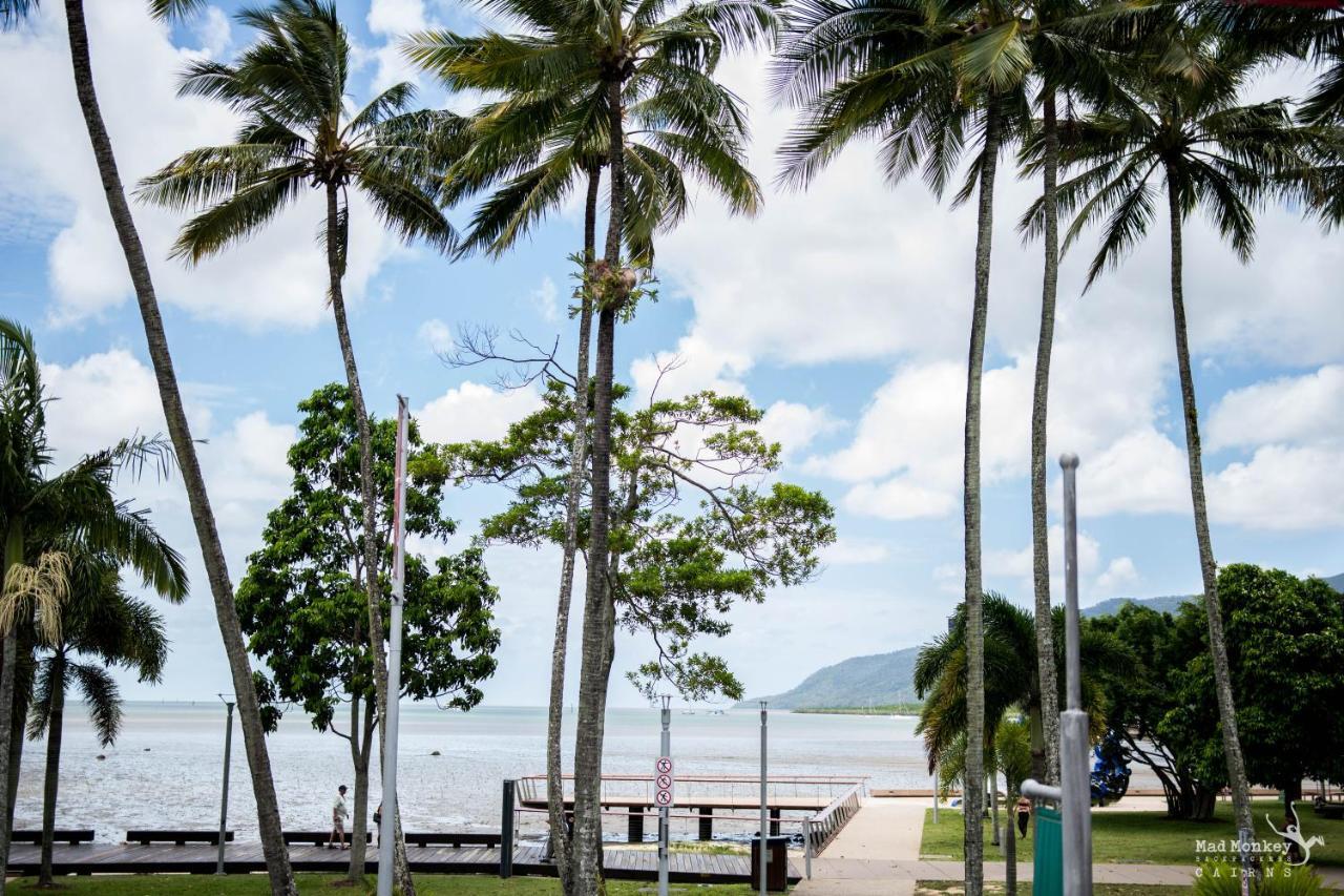 Mad Monkey Waterfront Pansiyon Cairns Dış mekan fotoğraf